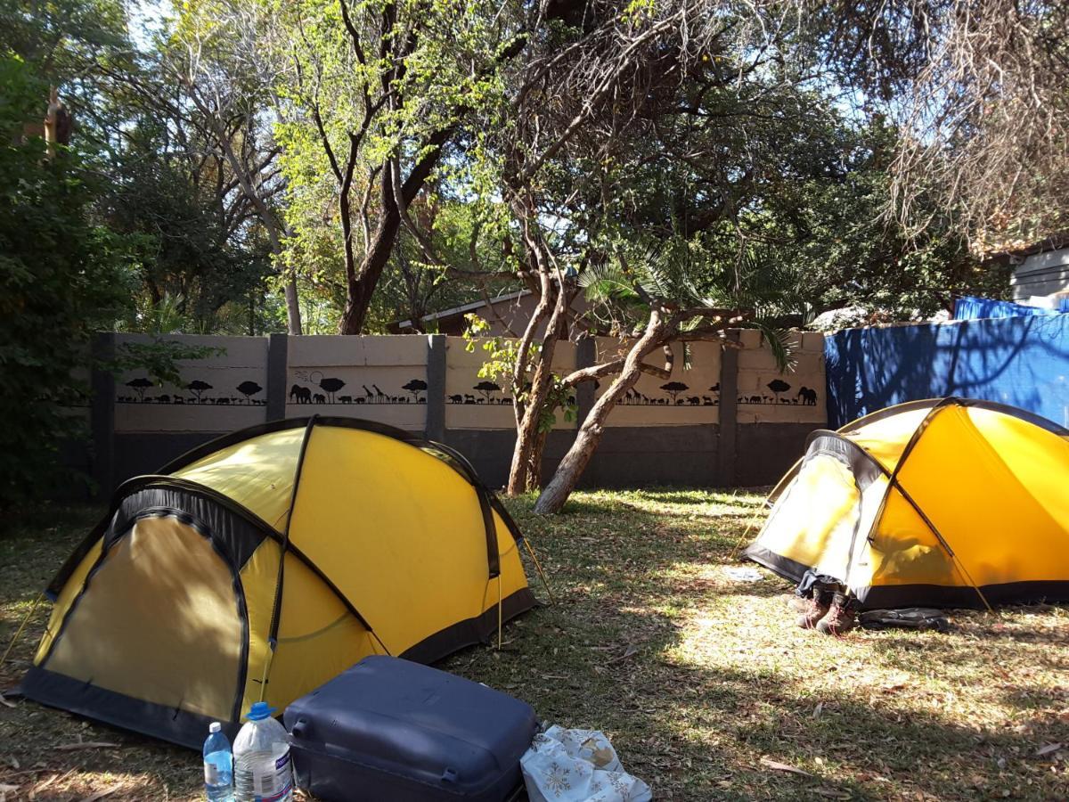 Victoria Falls Backpackers Lodge- Camp Sites ภายนอก รูปภาพ