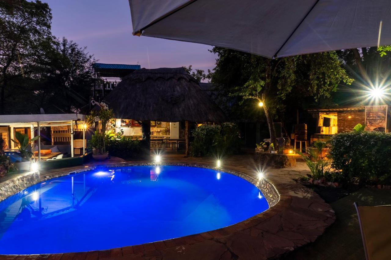Victoria Falls Backpackers Lodge- Camp Sites ภายนอก รูปภาพ