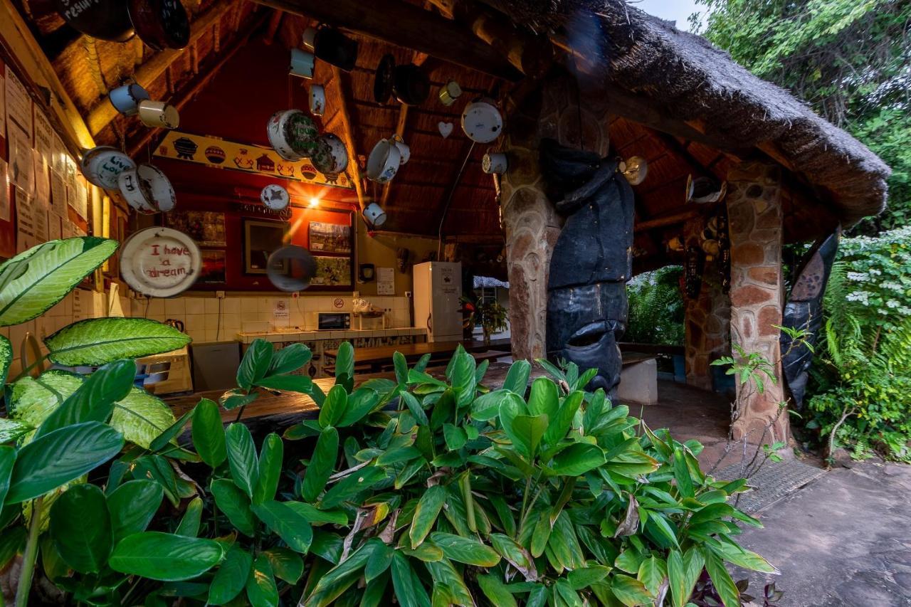 Victoria Falls Backpackers Lodge- Camp Sites ภายนอก รูปภาพ