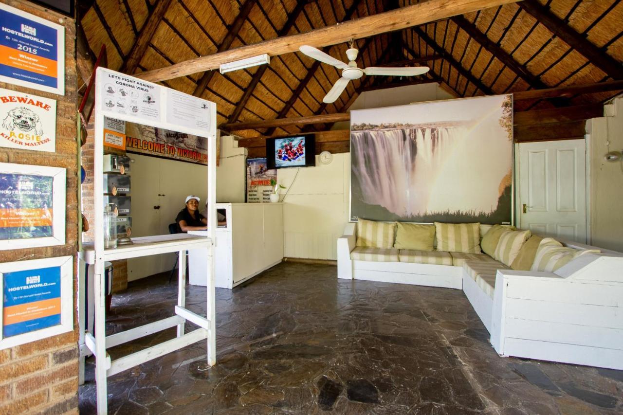 Victoria Falls Backpackers Lodge- Camp Sites ภายนอก รูปภาพ