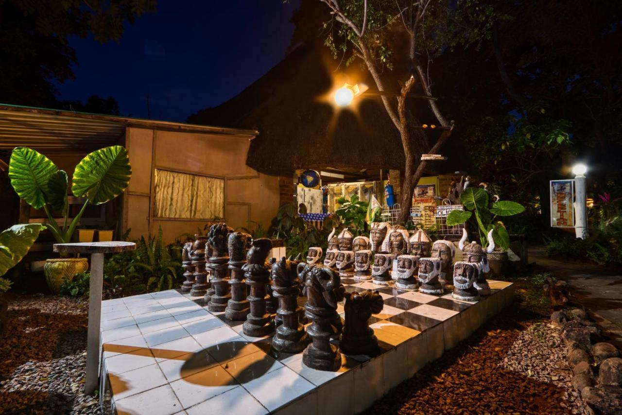 Victoria Falls Backpackers Lodge- Camp Sites ภายนอก รูปภาพ
