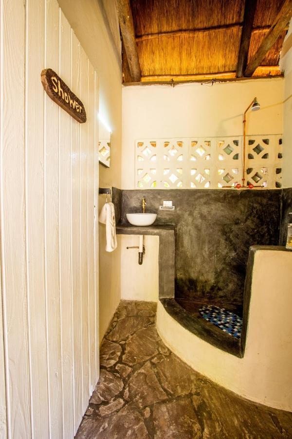 Victoria Falls Backpackers Lodge- Camp Sites ภายนอก รูปภาพ