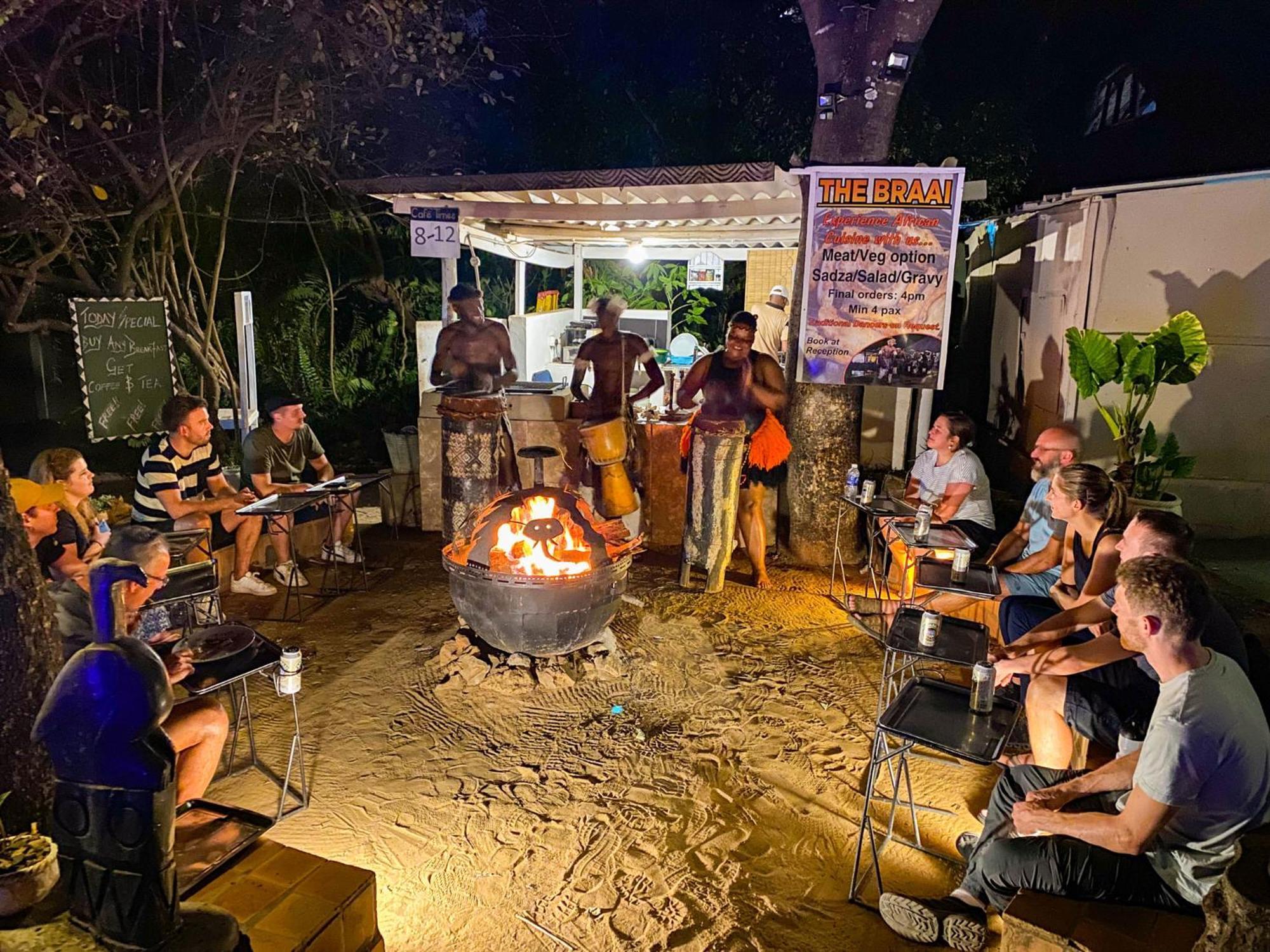 Victoria Falls Backpackers Lodge- Camp Sites ภายนอก รูปภาพ