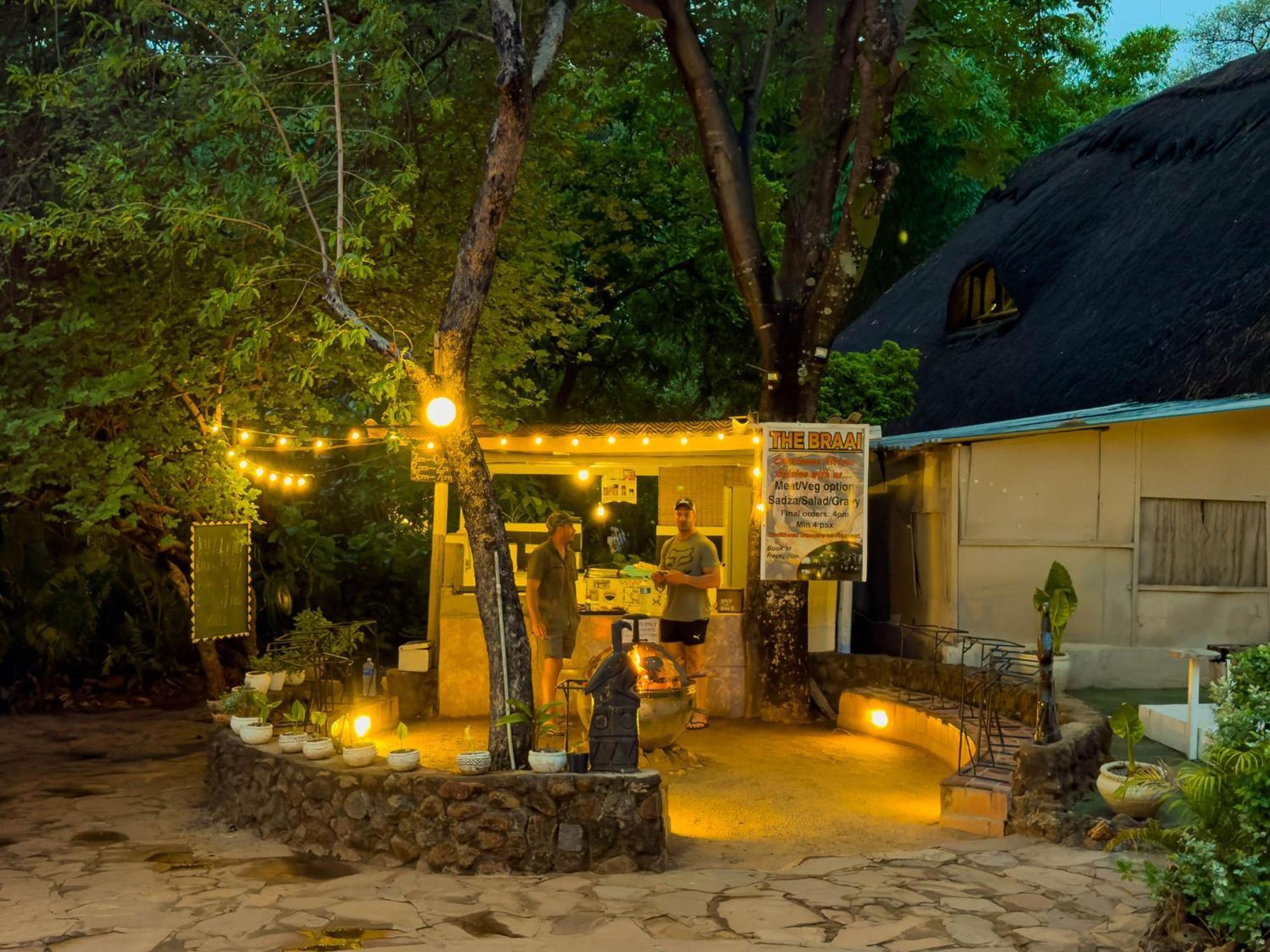 Victoria Falls Backpackers Lodge- Camp Sites ภายนอก รูปภาพ