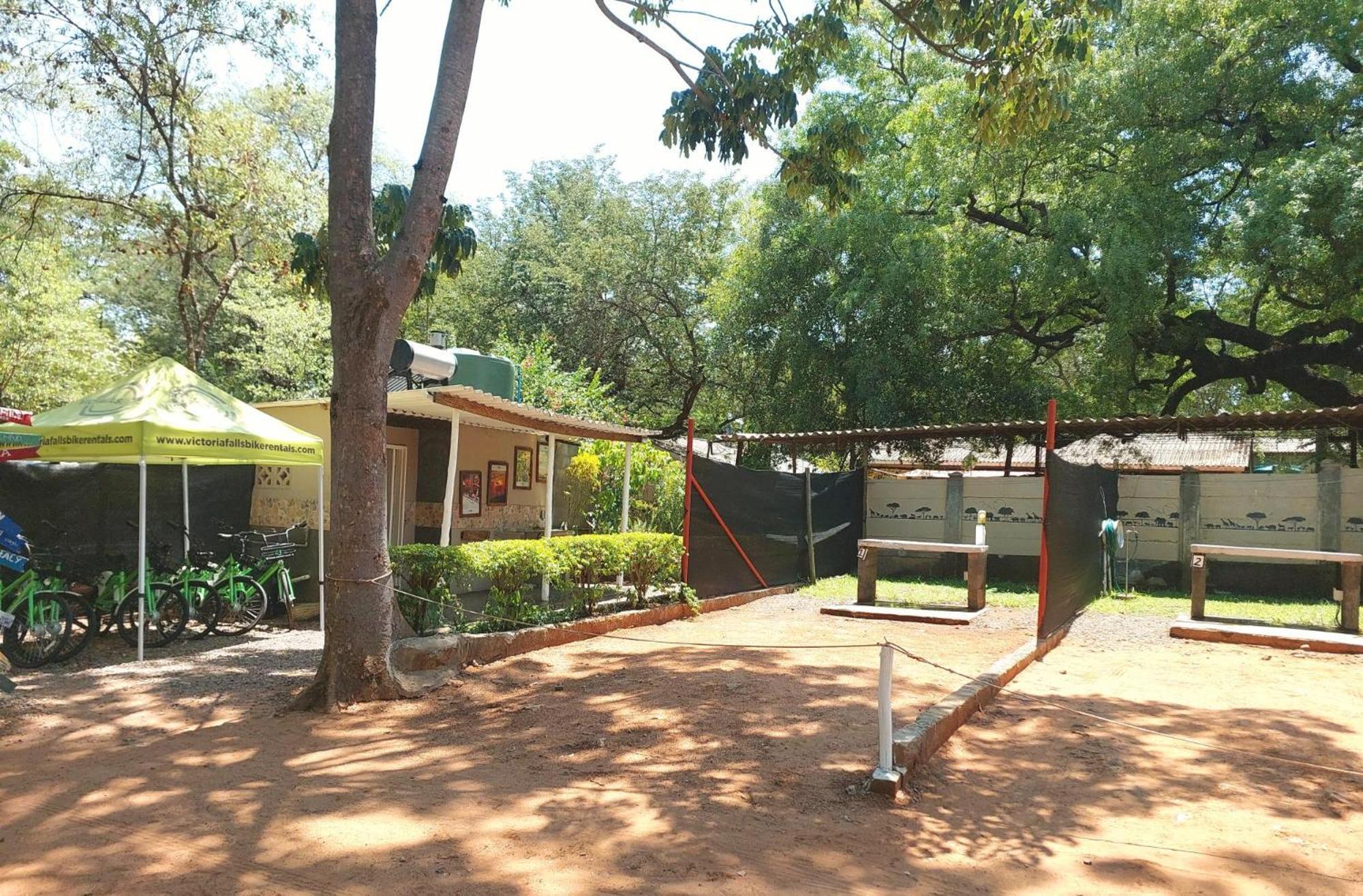Victoria Falls Backpackers Lodge- Camp Sites ภายนอก รูปภาพ