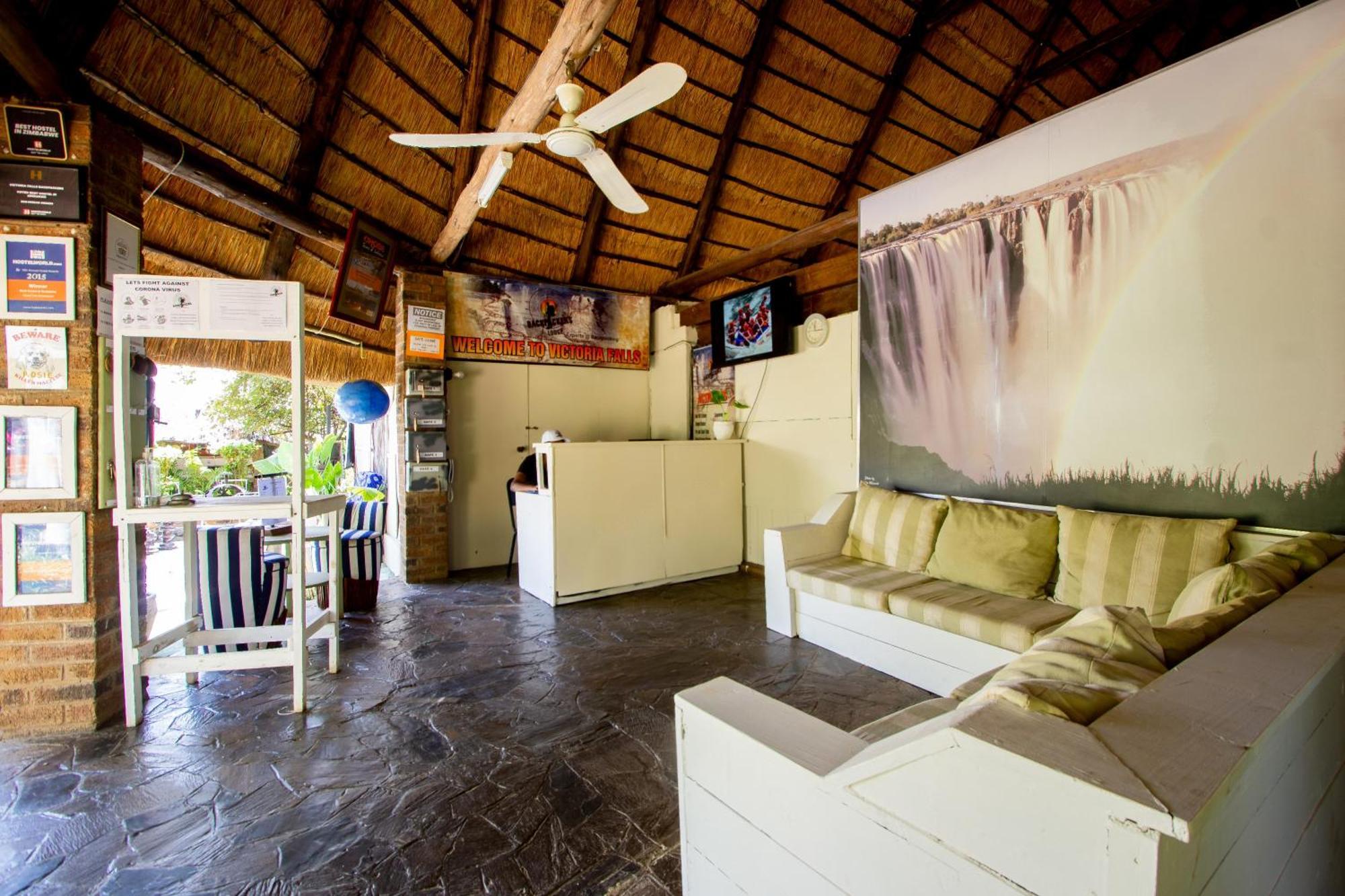 Victoria Falls Backpackers Lodge- Camp Sites ภายนอก รูปภาพ