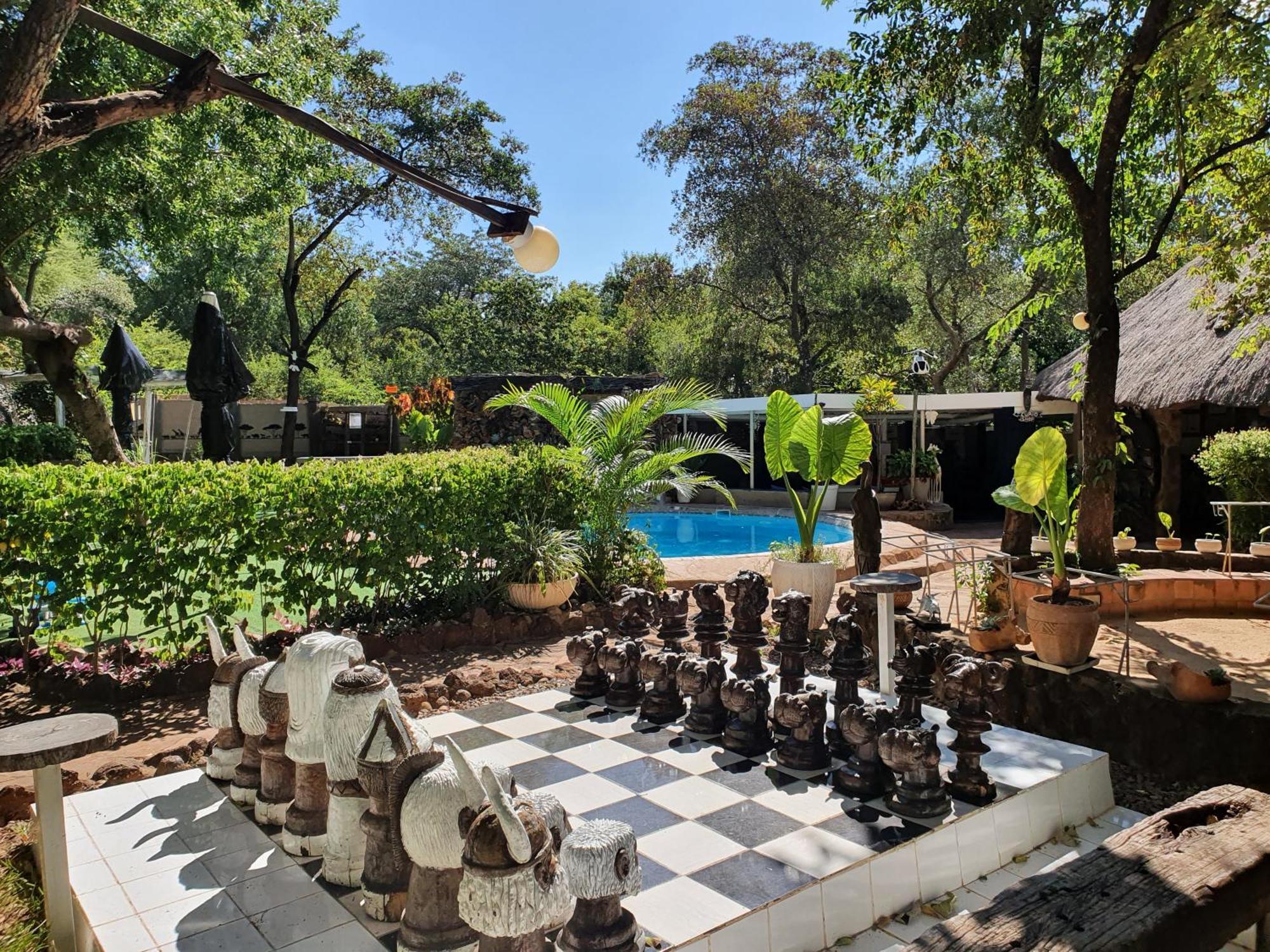 Victoria Falls Backpackers Lodge- Camp Sites ภายนอก รูปภาพ